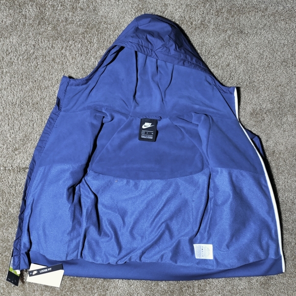 Boys Nike Sportswear Windrunner jacket - Picture 3 of 3